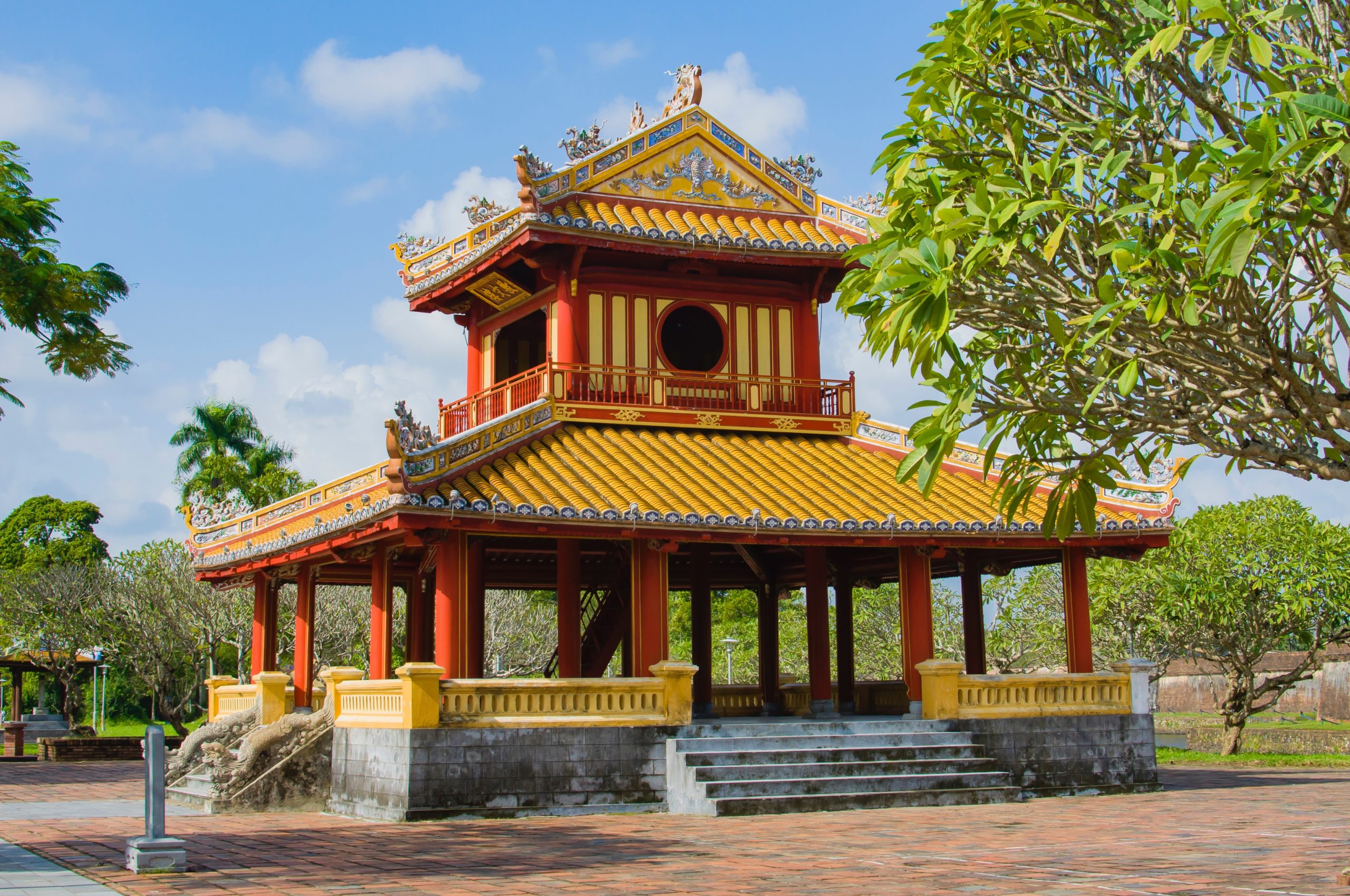pagodas in vietnam - vietnam travel tips