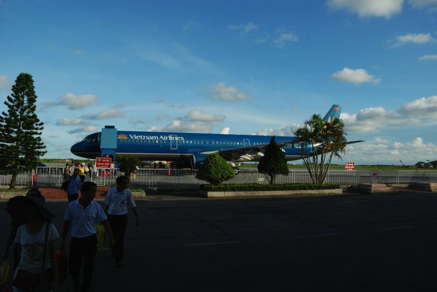vietnam airlines, airport in vietnam