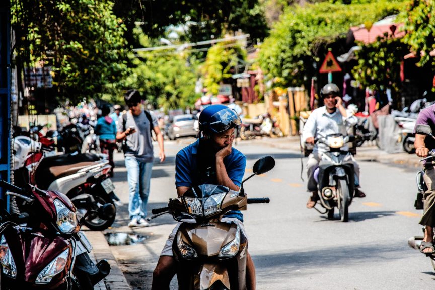 Vietnam frau motorrad