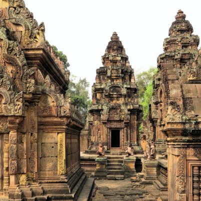 bantey srei temple in angkor